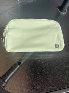 lululemon athletica Everywhere Belt Bag in mint green